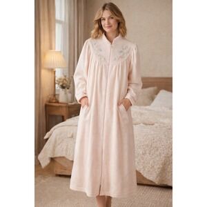 Vintage Pink Floral Embroidered Large Zip Front Robe Housecoat Cottagecore